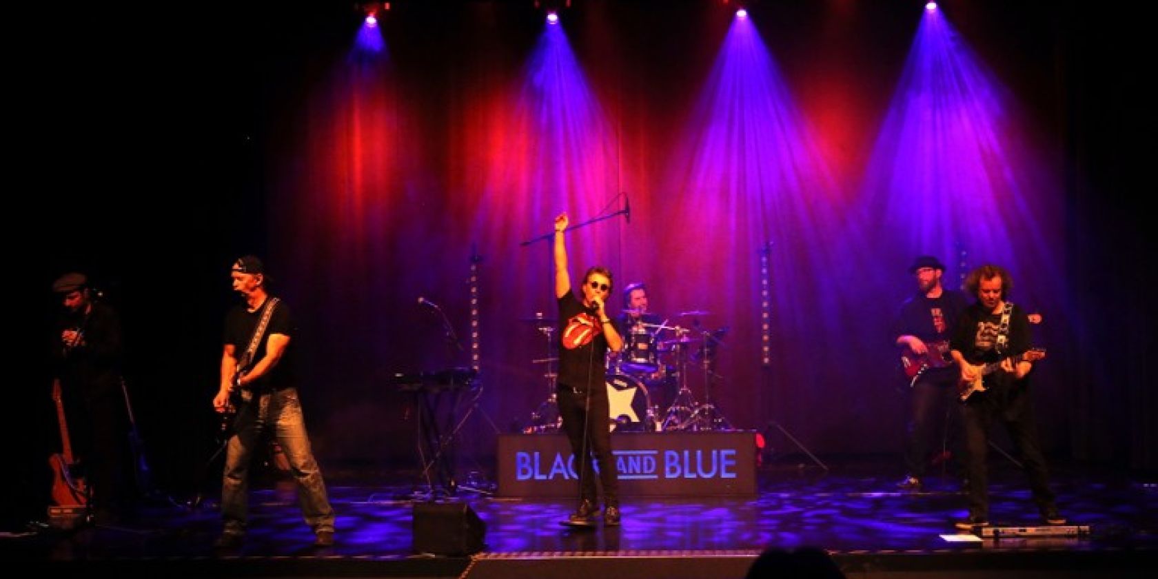 Black & Blue Foto Rudi Wiesent Black & Blue Foto Rudi Wiesent