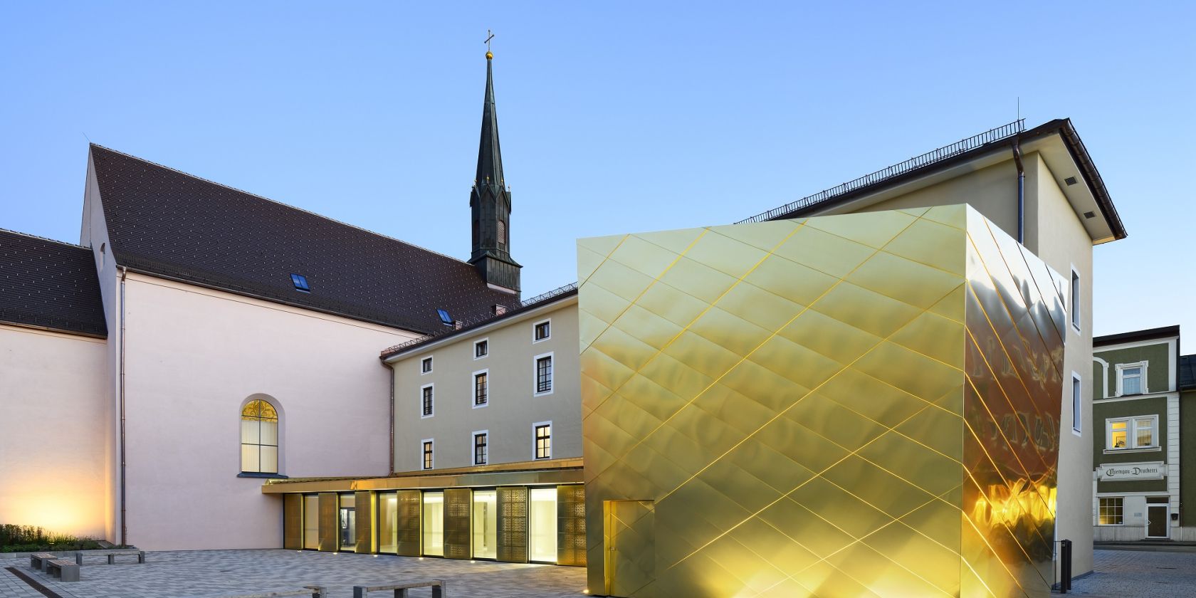 Kulturforum Klosterkirche - Goldener Anbau © Stadt Traunstein Kulturforum Klosterkirche - Goldener Anbau © Stadt Traunstein