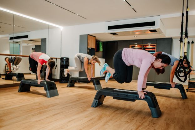 Ganzk&ouml;rper-Workout f&uuml;r Frauen, &copy; Lady Cave Fitness